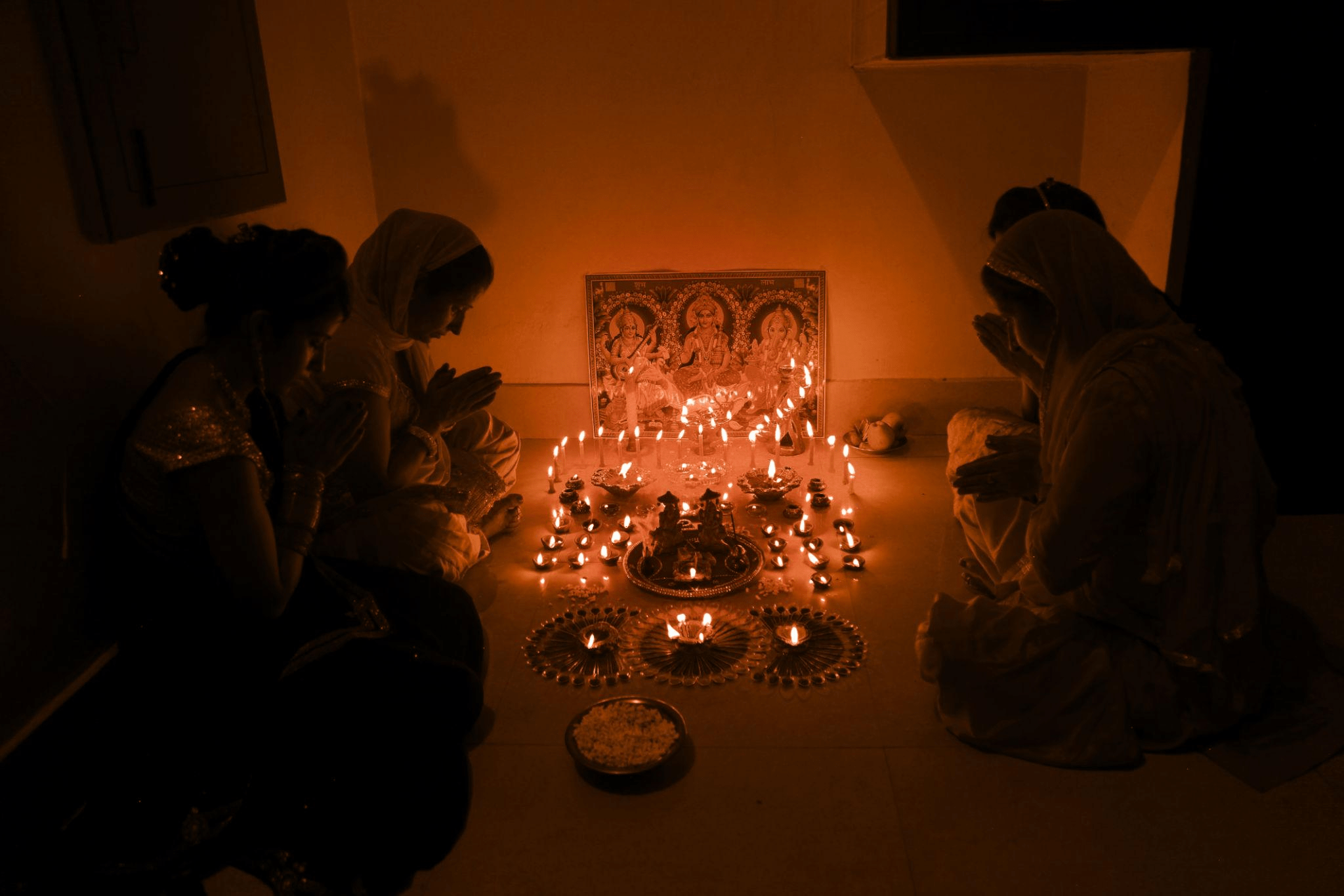 Diwali 2025: Date, Muhurat, and Complete 5-Day Festival Schedule